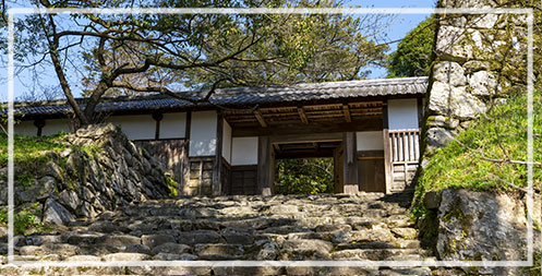 秋月城跡「長屋門」